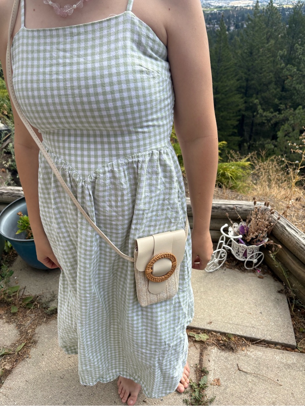 Ladies Pouch Purse woven Front Closer